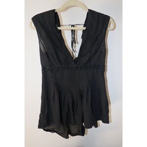 BCBGMAXAZRIA black blouse